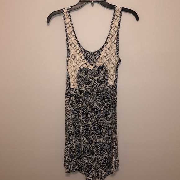 Patterned Dress - Picture 2 of 4